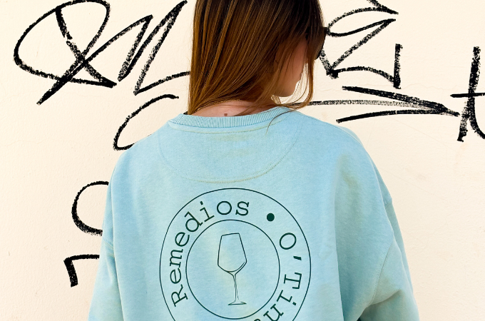 5 básicos de armario con estilo para mujeres con rollo.